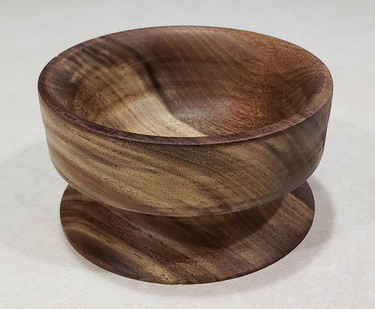 Peanut dish in Walnut